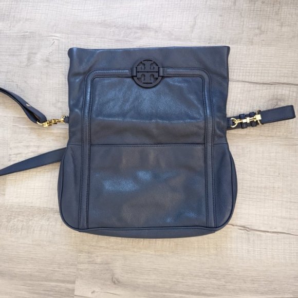 Tory Burch Amanda Crossbody - Picture 6 of 9